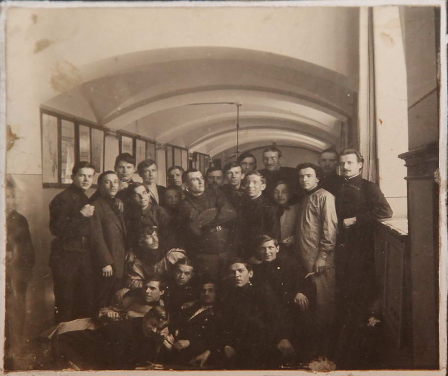 Студенты сокурсники И.Н. Потехина училища барона Штиглица 1913-1918 год
