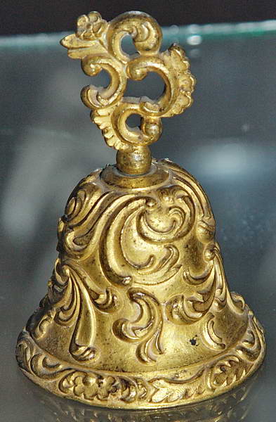Колокольчик настольный  XIX век бронза 