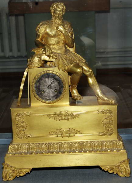 Часы каминные XIX век бронза