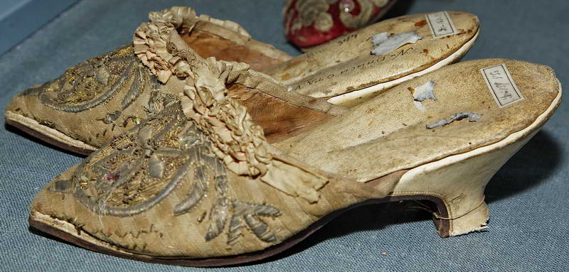Туфли женские  Первая половина XIX века дерево, кожа, ткань, металл