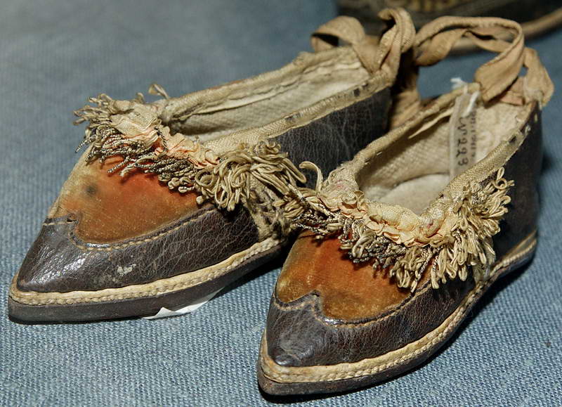 Туфли женские  XIX век дерево, кожа, ткань, металл