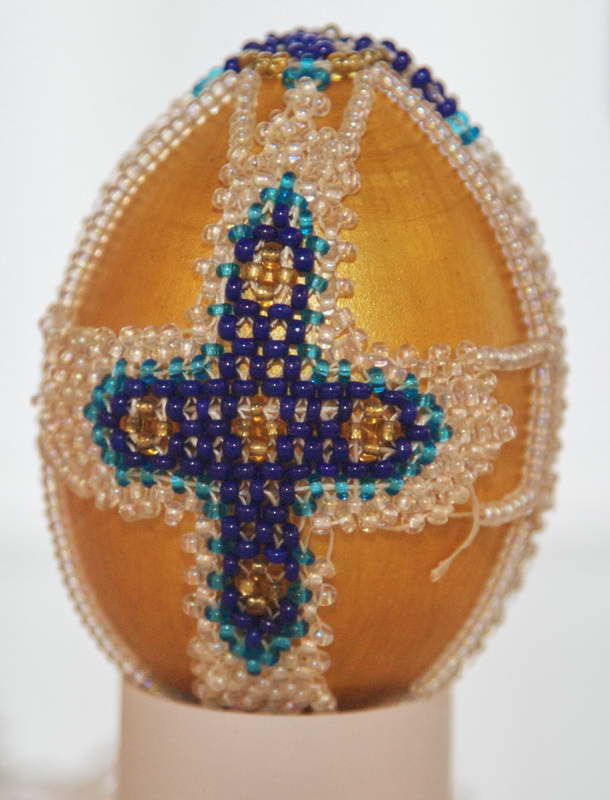 Пасхальное яйцо украшенное бисером