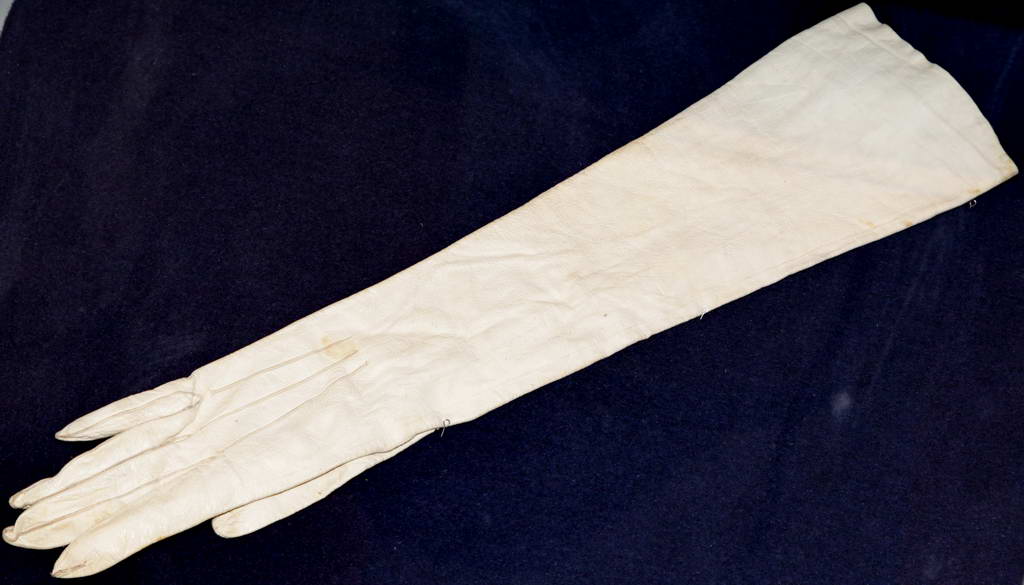 Перчатка бальная XIX век кожа